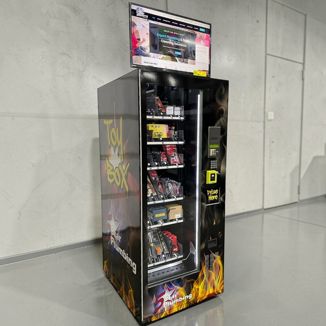 Custom tool vending machine
